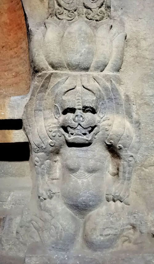 响堂山石窟佛教造像艺术巡礼